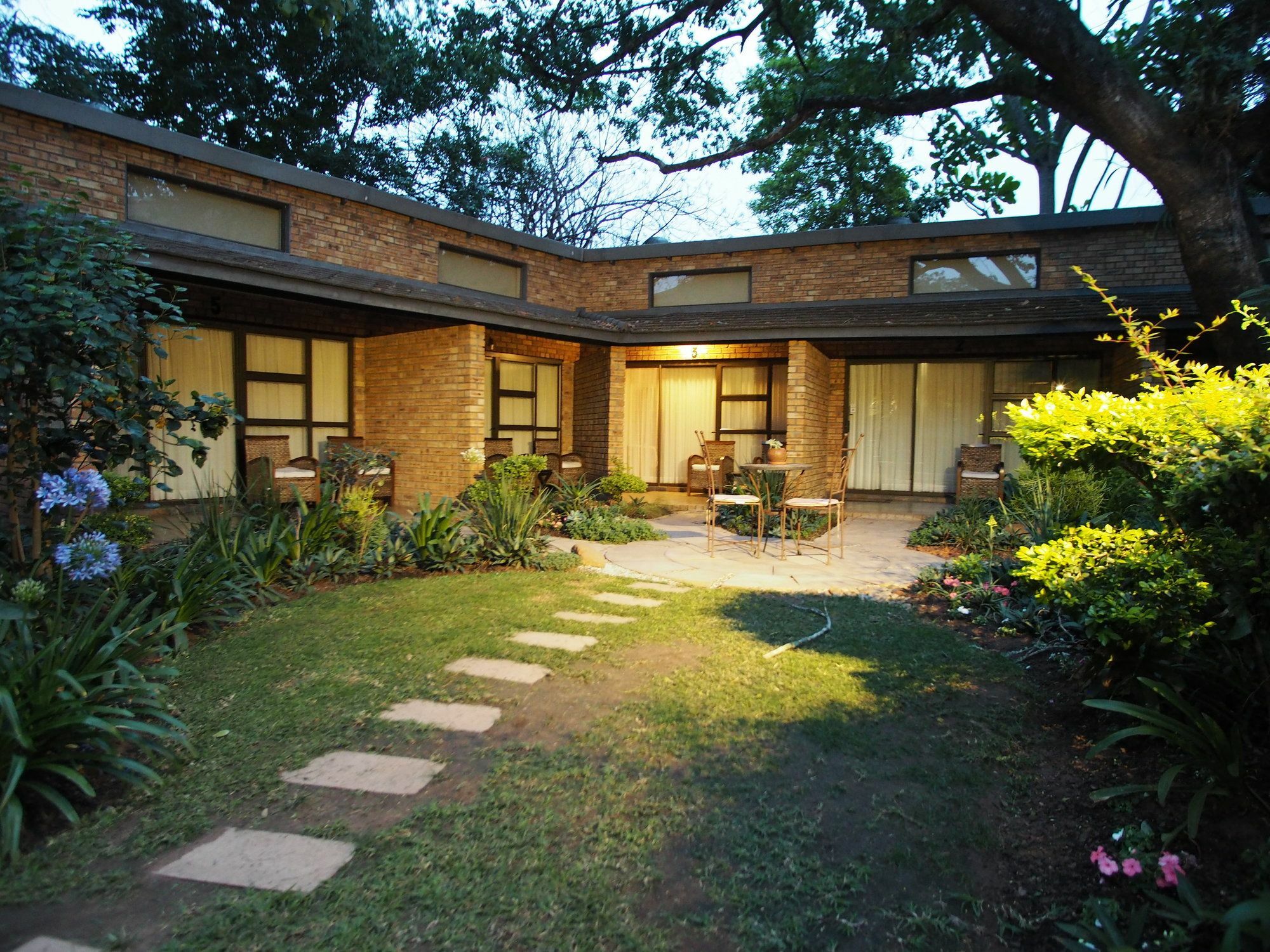 Dreamfields Guesthouse Hazyview Exteriör bild